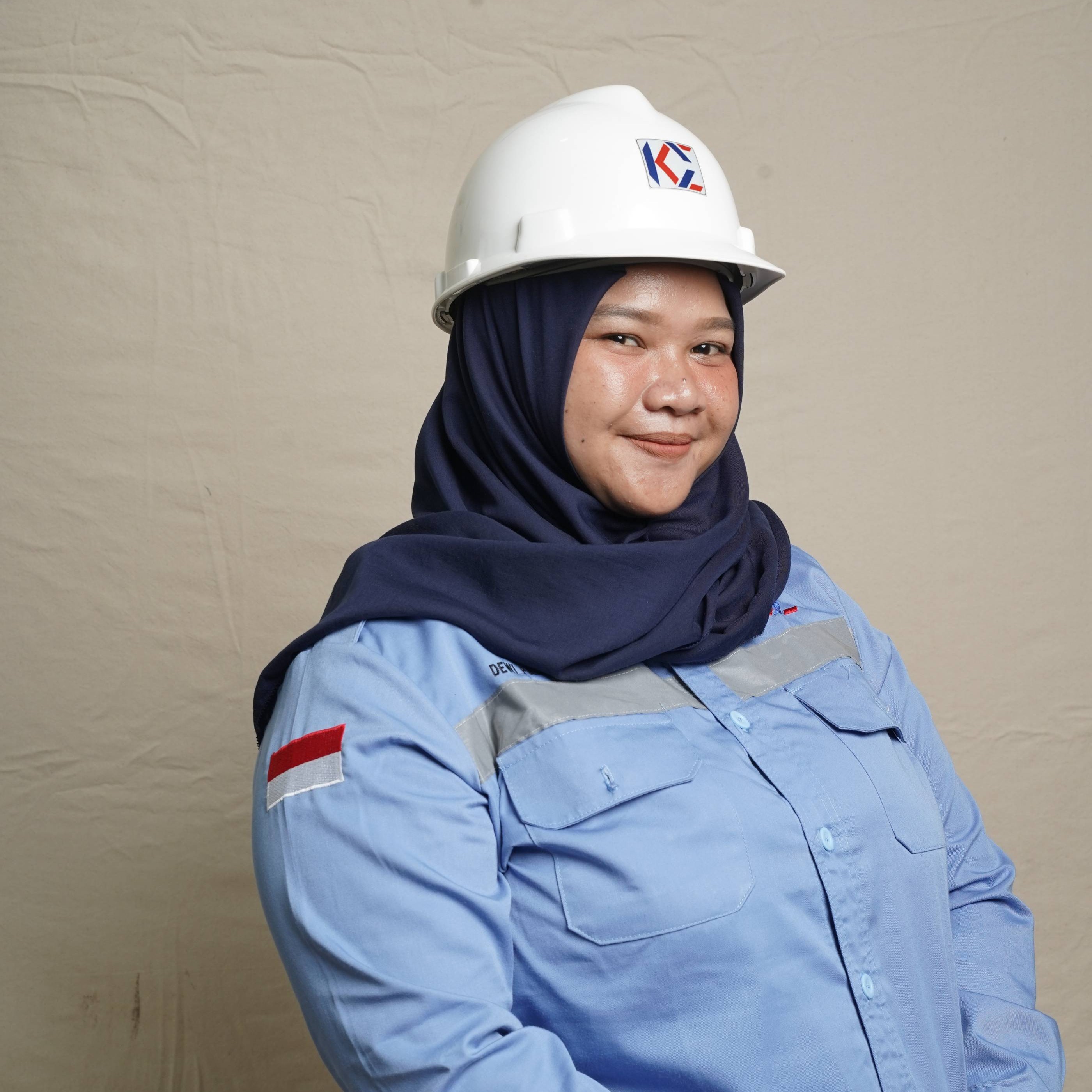 Dewi Pamularsih, S.AB